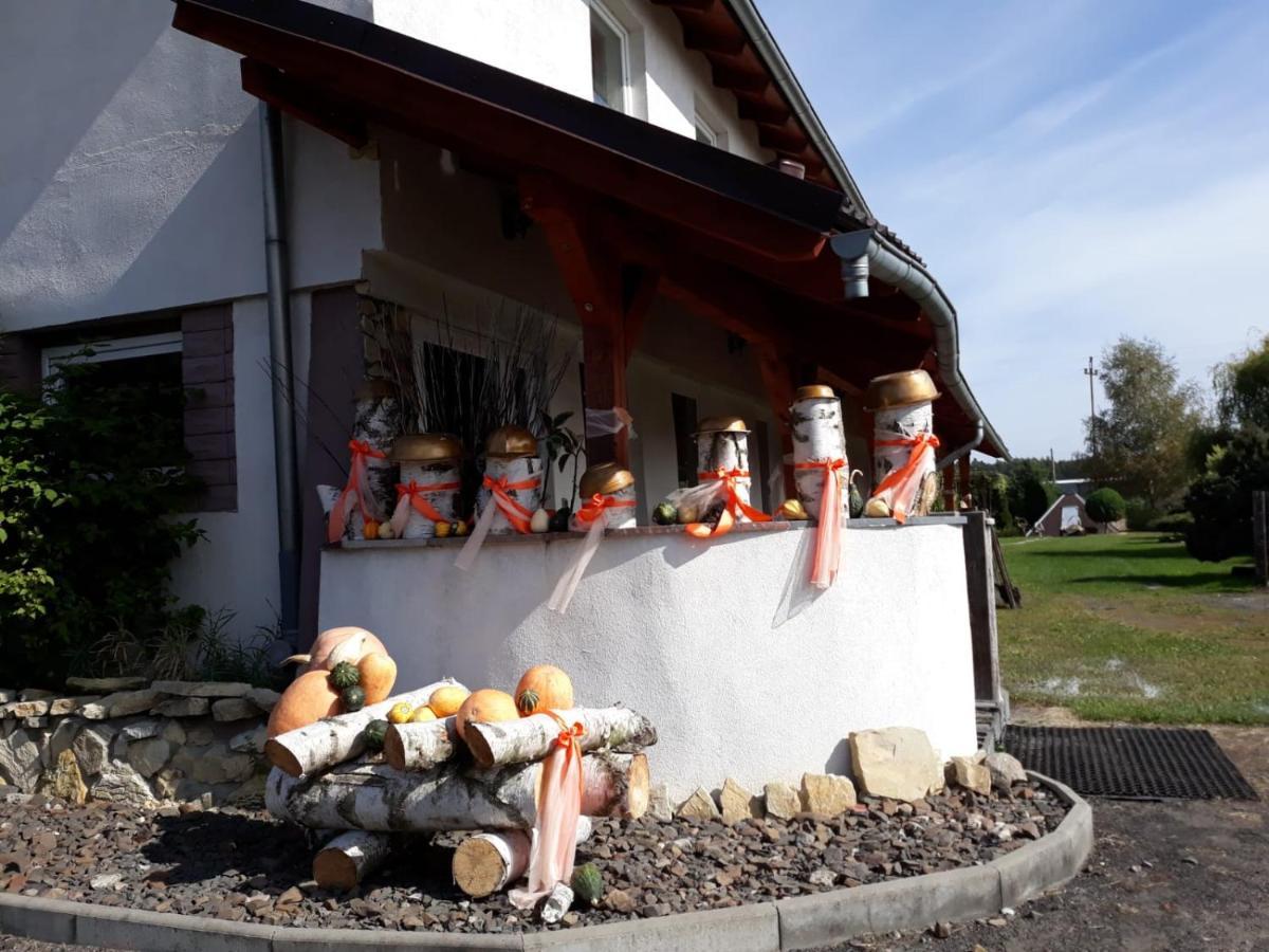 Pod Piramida Villa Lugniany Bagian luar foto